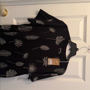 Men's Black Short Sleeve Tee with Leaf Print